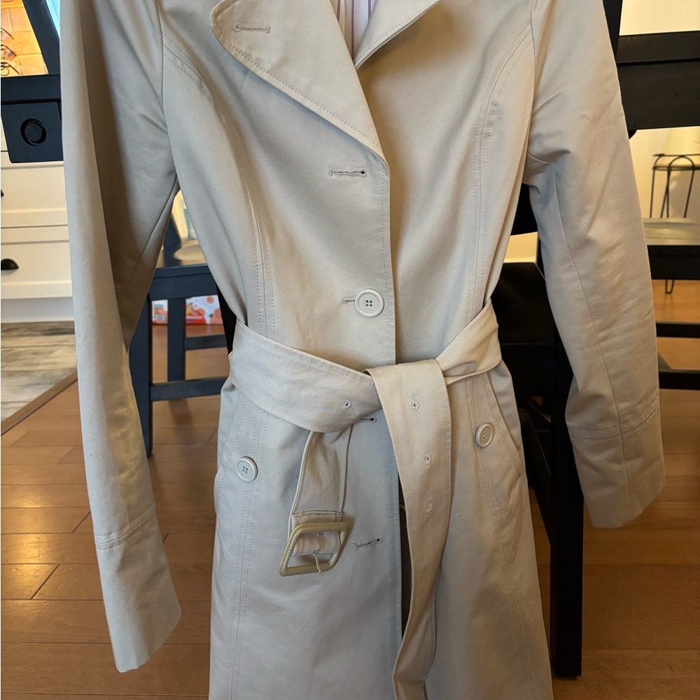 Smart Set Elegant Tan Trench Coat